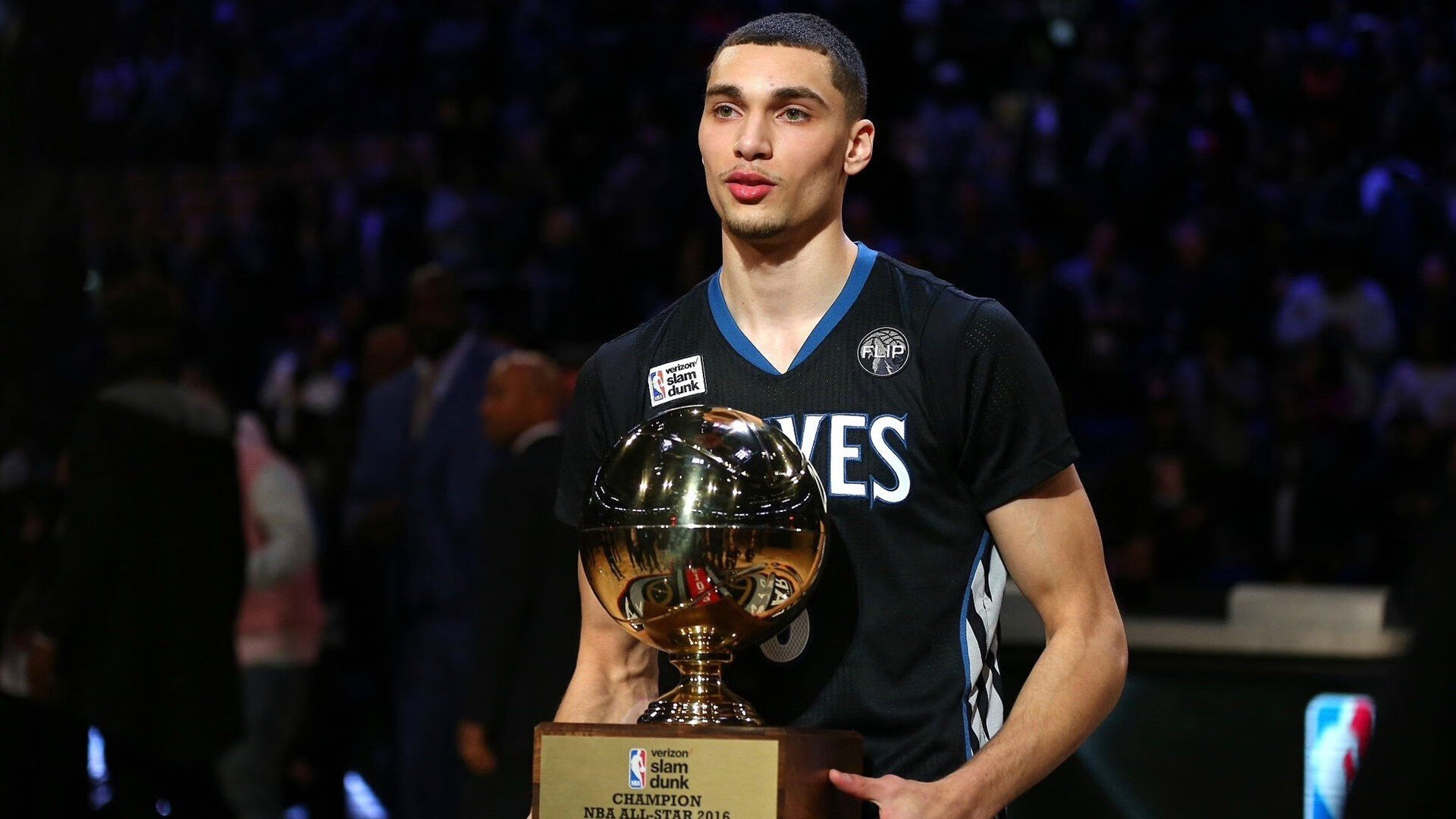 乐鱼体育官网-掩护后选择突破还是后撤跳投的判断依据，篮球后掩护战术